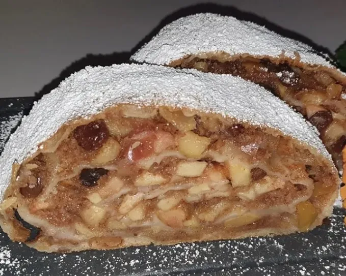 Alt Wiener Apfelstrudel