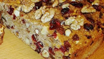 Apfelbrot mit getrockneten Cranberries