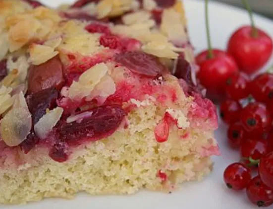 Kuchen mit Johannisbeeren