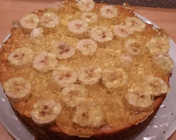 Bananen Käsekuchen mit Zitronenwackelpudding Topping