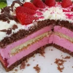 ERDBEER JOGHURT SAHNE TORTE