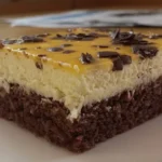 Eierlikörtorte mit saftigem Nussboden