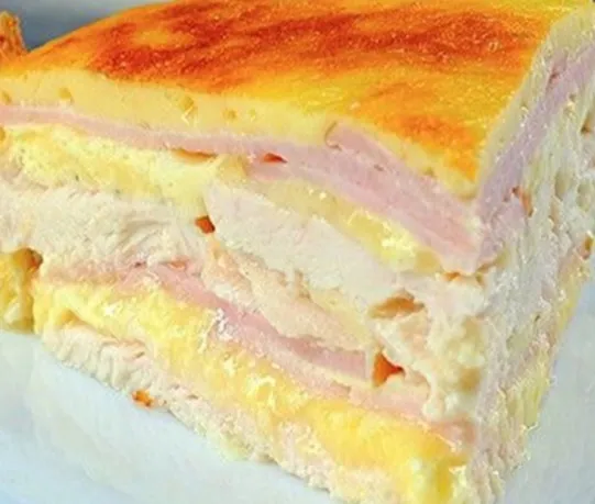 Herzhafte Hähnchen Torte mit Schinken und Käse