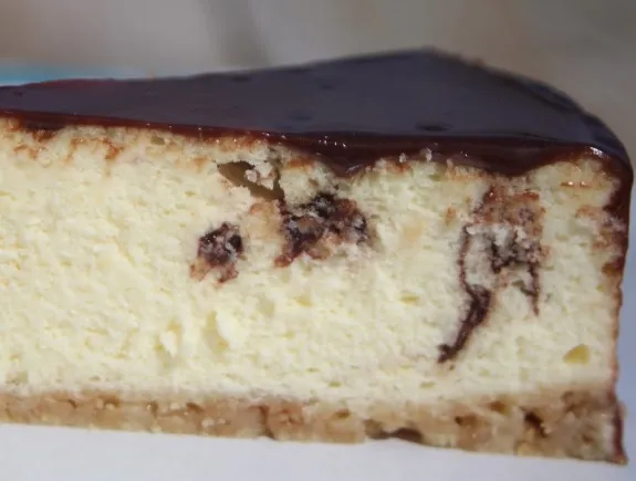 Italienischer Cheesecake mit Espresso Swirl