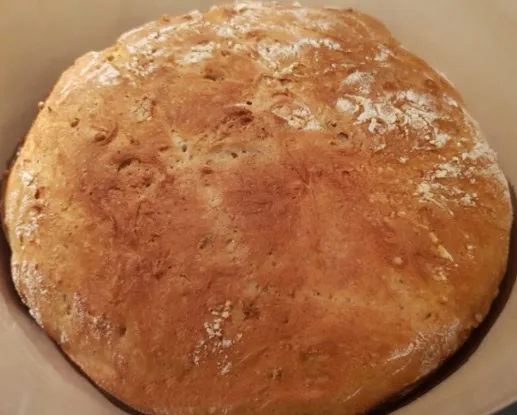 Knuspriges Gewürzmischbrot aus dem Bräter