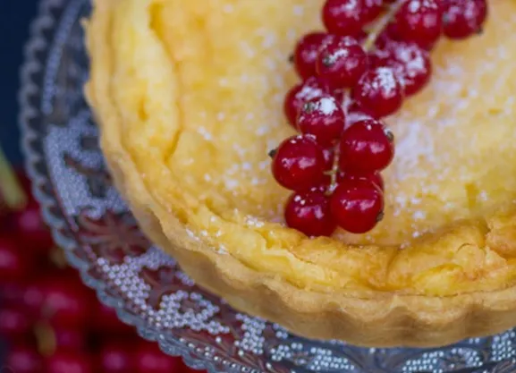 Vanille Tarte mit Johannisbeeren