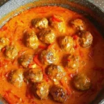 Hackbällchen in Paprikarahmsauce