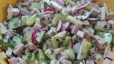 Wurstsalat mit Radieschen