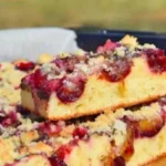 Blitzschneller Blechkuchen mit Pflaumen