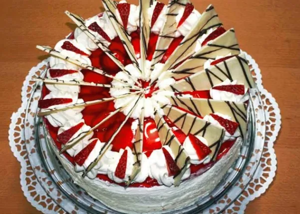 Festliche erdbeertorte