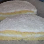 Gefüllter kokosmilchkuchen