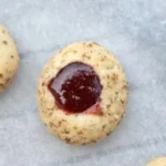 Haselnusskekse mit marmelade