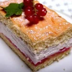 Johannisbeer Cremeschnitten