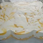 Käsesahnetorte mit Pfirsichen