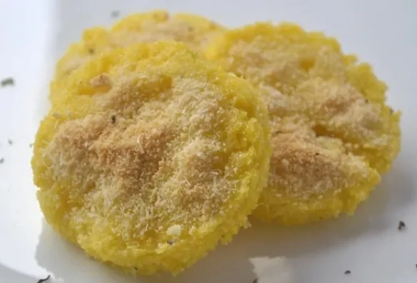 Polentataler mit parmesan