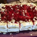 Waffeltorte mit Roter Grütze
