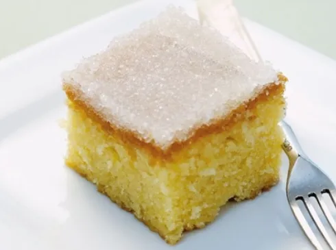 Zitronenkuchen mit knuspriger Zuckerkruste