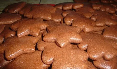 weichen Honiglebkuchen für Weihnachten