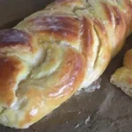 Hefezopf mit Quarkfüllung