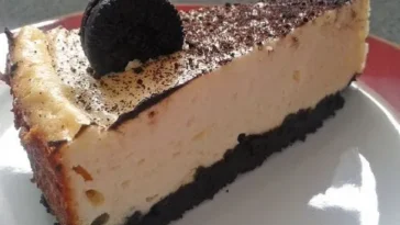 Käsekuchen mit Oreo-Keksboden