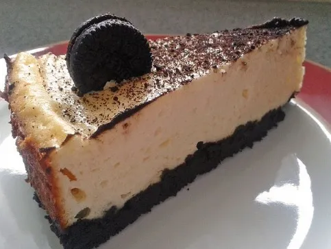 Käsekuchen mit Oreo-Keksboden