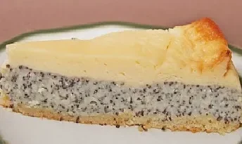 Mohnkuchen mit Schmand und Vanillepudding