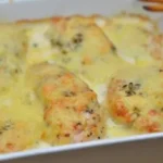 ÜBERBACKENE HÄHNCHENBRUST IN SAHNESOSSE