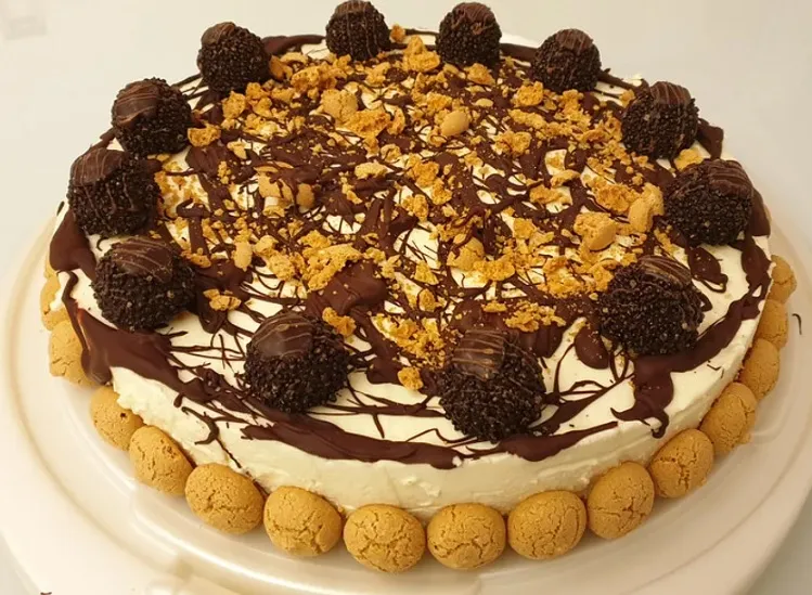 Amaretto Mousse Cheesecake