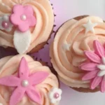 Apfel - Marzipan - Cupcakes mit Zimtsahne