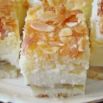 Bienenstich mit Stachelbeeren und Eierlikörcreme