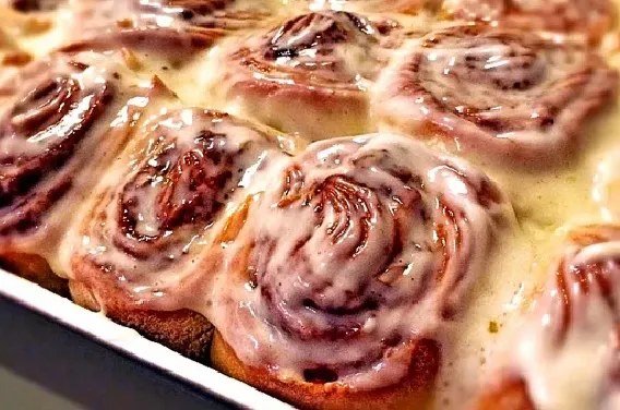 Cinnamon Walnut Buns