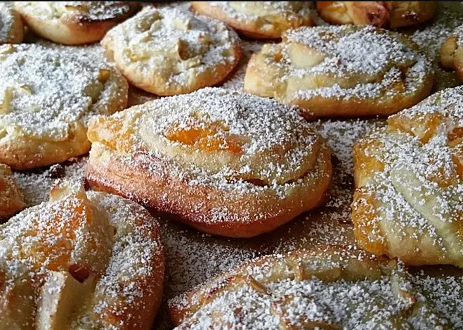 Fruchtige Joghurt - Vanille Schnecken