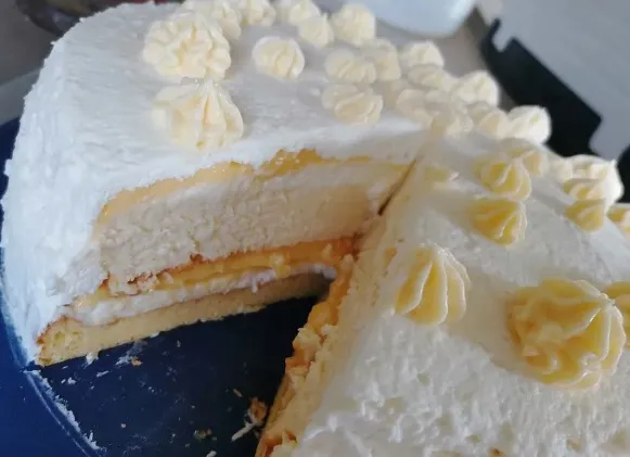 Lemon Coconut Cheesecake