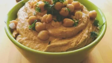 Merceiles Hummus auf türkische Art