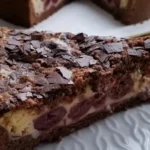 Michas Schoko-Streuselkuchen mit Quark-Kirschfüllung