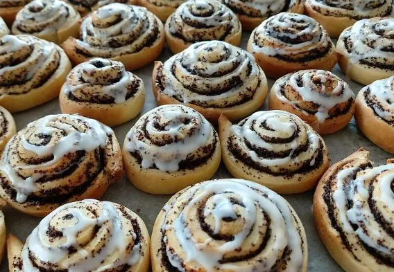 Mohnschnecken mit Hefeteig (ohne Rosinen)