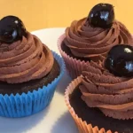 Chili Schoko Cupcakes mit Kirschfüllung