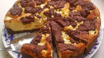 Laras Apfel Amaretto Zupfkuchen