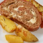 Mediterraner Hackbraten mit Oregano-Kartoffeln