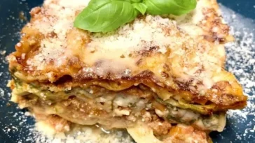 Vegetarische Spinat-Gemüse-Lasagne mit Tomatensoße