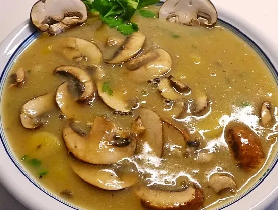 Wiener Kartoffelsuppe mit Pilzen