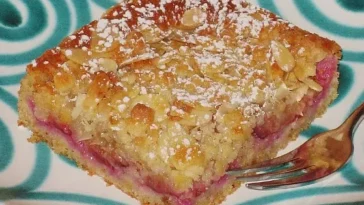 Zwetschgenkuchen mit Marzipanstreusel