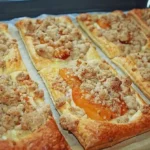 Zwetschgenschnitten mit Pudding und Nuss - Streuseln