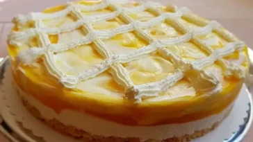 Marmorierte Mango-Joghurt-Torte