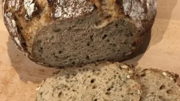 Dinkel-Bärlauchbrot mit Sonnenblumenkernen