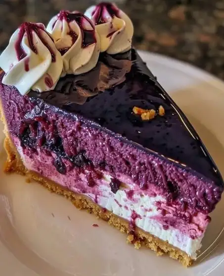 Cremiger Käsekuchen mit köstlichen Blaubeeren