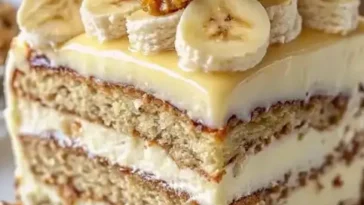 Bananen-Walnuss-Sahne-Torte