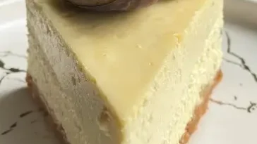 Käsekuchen mit karamellisierten Birnen