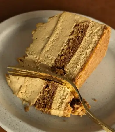 Lebkuchenkäsekuchen mit Ingwerbiskuit