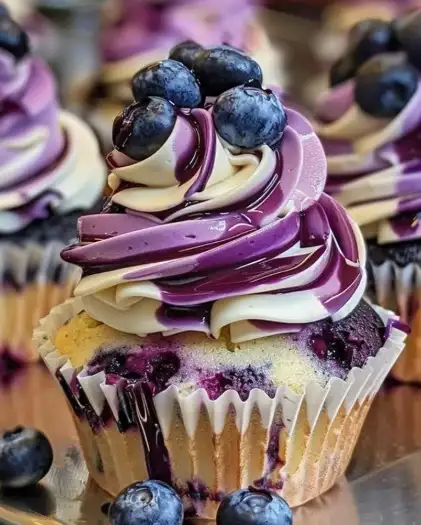 Weiße Schokolade Blaubeer Cupcakes